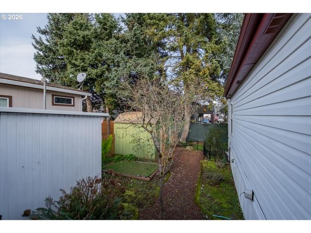 835 Se 1ST Ave, Canby, OR 97013