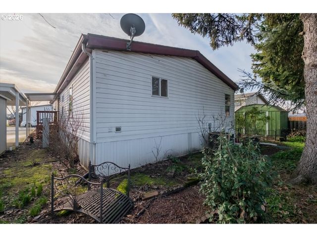 835 Se 1ST Ave, Canby, OR 97013