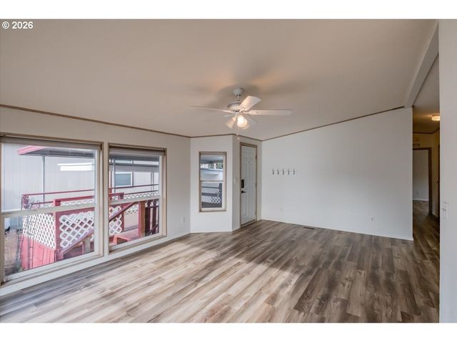 835 Se 1ST Ave, Canby, OR 97013