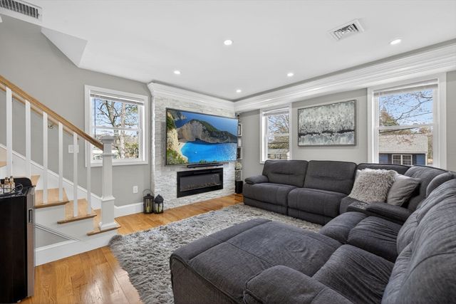 50 Great Elm Road, Billerica, MA 01821