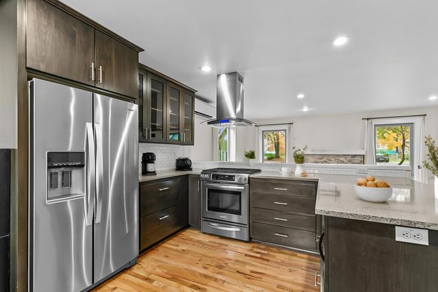 706 Monroe Street, Medford, OR 97501