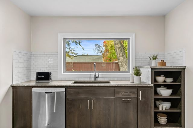 706 Monroe Street, Medford, OR 97501