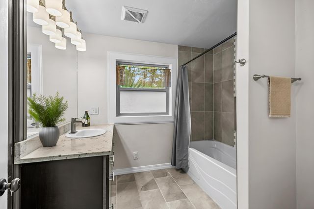 706 Monroe Street, Medford, OR 97501