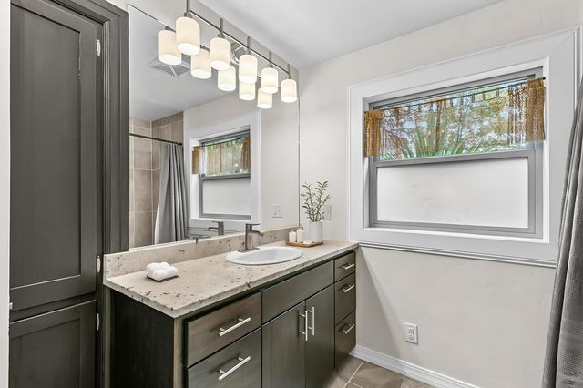 706 Monroe Street, Medford, OR 97501