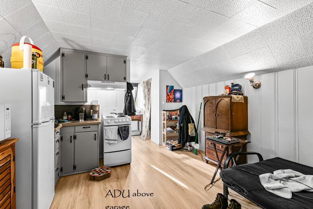 706 Monroe Street, Medford, OR 97501