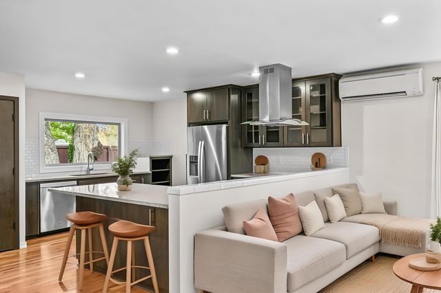 706 Monroe Street, Medford, OR 97501