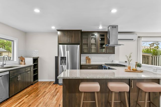 706 Monroe Street, Medford, OR 97501