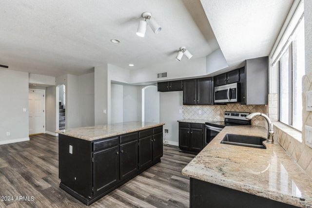 11001 W Crimson Lane, Avondale, AZ 85392