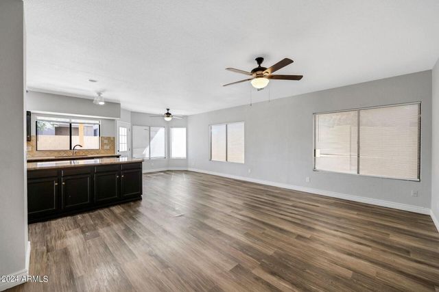 11001 W Crimson Lane, Avondale, AZ 85392