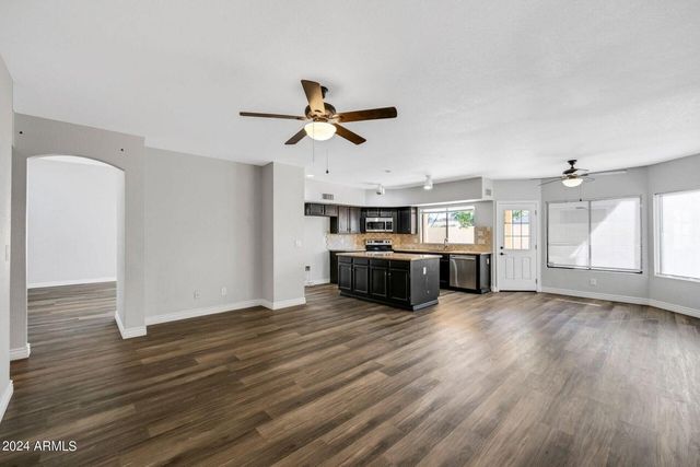 11001 W Crimson Lane, Avondale, AZ 85392