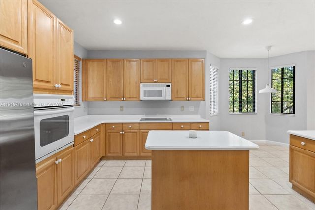 2649 Center Ct Dr 2-7, Weston, FL 33332