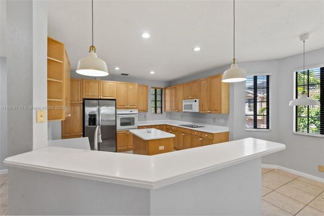 2649 Center Ct Dr 2-7, Weston, FL 33332