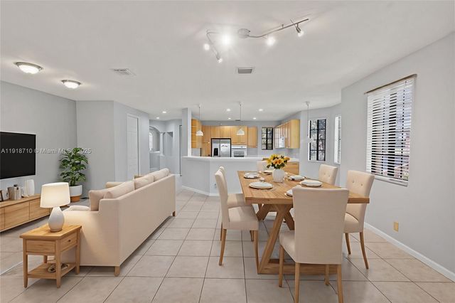 2649 Center Ct Dr 2-7, Weston, FL 33332