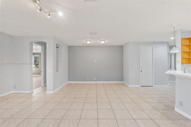 2649 Center Ct Dr 2-7, Weston, FL 33332