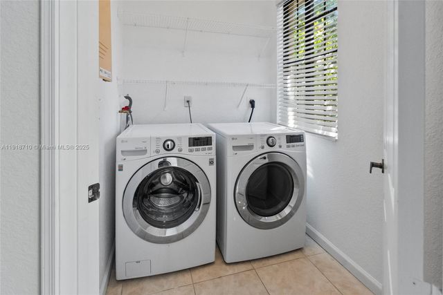 2649 Center Ct Dr 2-7, Weston, FL 33332