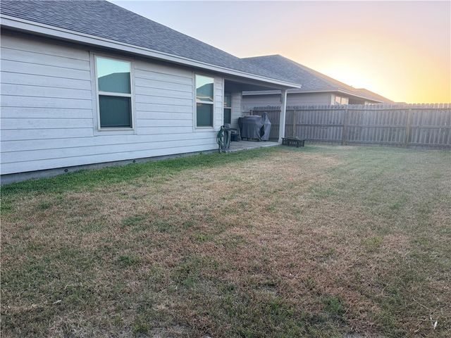 7734 Bullrider Dr, Corpus Christi, TX 78414