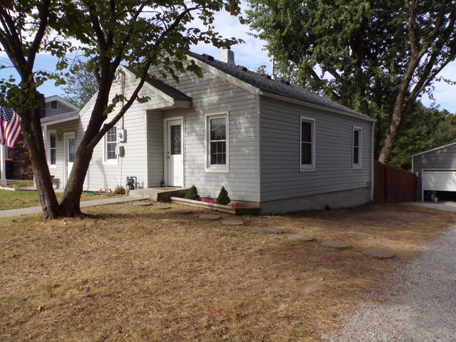 1005 S 3rd Street, Ozark, MO 65721