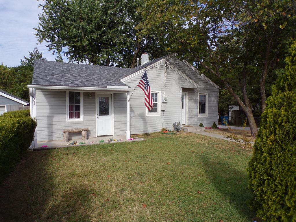 1005 S 3rd Street, Ozark, MO 65721