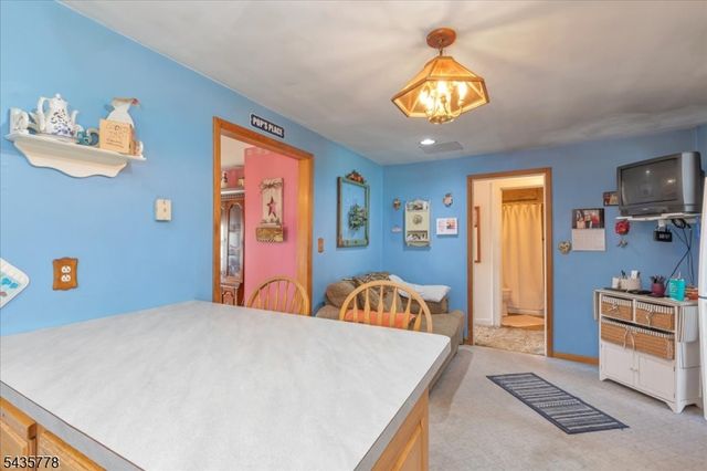 61 Beech St, Woodbridge Twp., NJ 08863