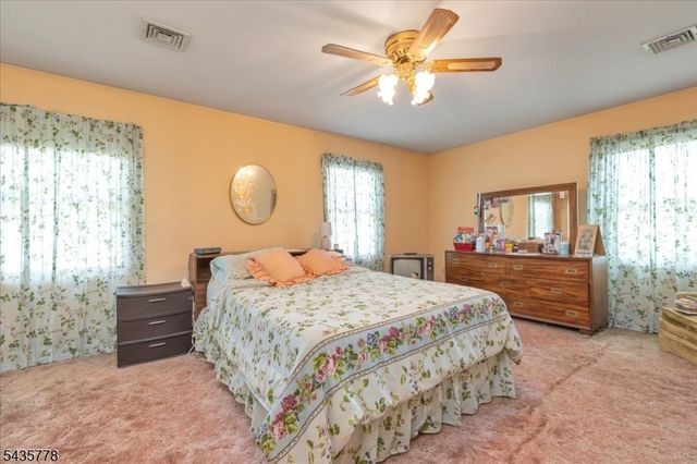 61 Beech St, Woodbridge Twp., NJ 08863
