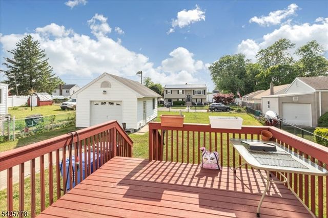 61 Beech St, Woodbridge Twp., NJ 08863