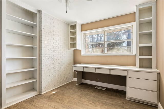 500 Lake Road, Springdale, AR 72764