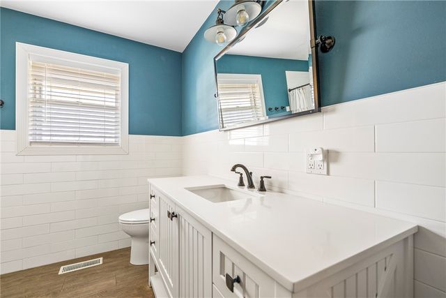 500 Lake Road, Springdale, AR 72764