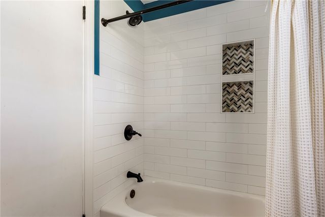 500 Lake Road, Springdale, AR 72764