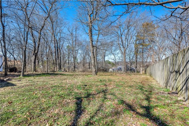 500 Lake Road, Springdale, AR 72764