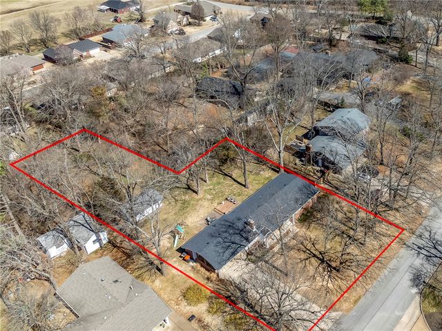 500 Lake Road, Springdale, AR 72764