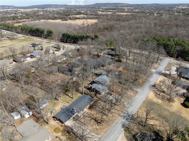 500 Lake Road, Springdale, AR 72764