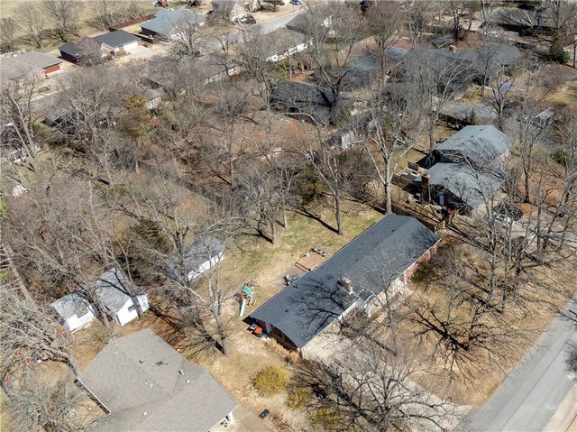 500 Lake Road, Springdale, AR 72764