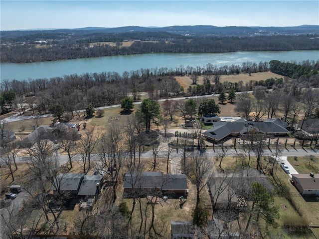 500 Lake Road, Springdale, AR 72764