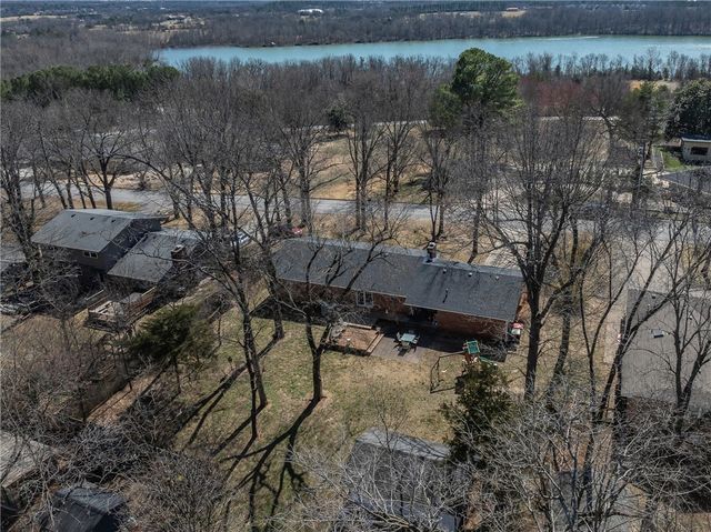 500 Lake Road, Springdale, AR 72764