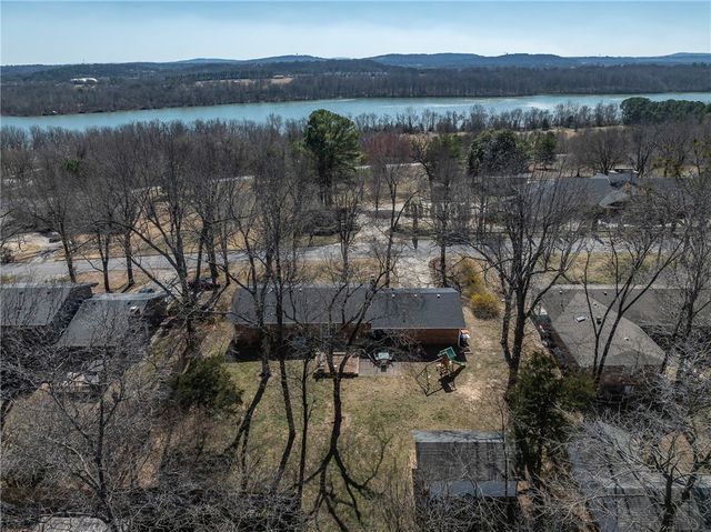 500 Lake Road, Springdale, AR 72764