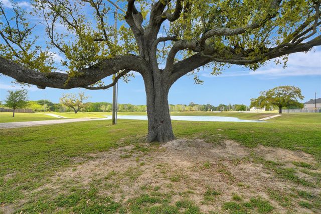 2628 Friendship Lane, Friendswood, TX 77546