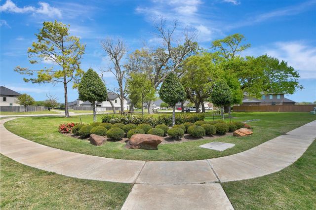 2628 Friendship Lane, Friendswood, TX 77546