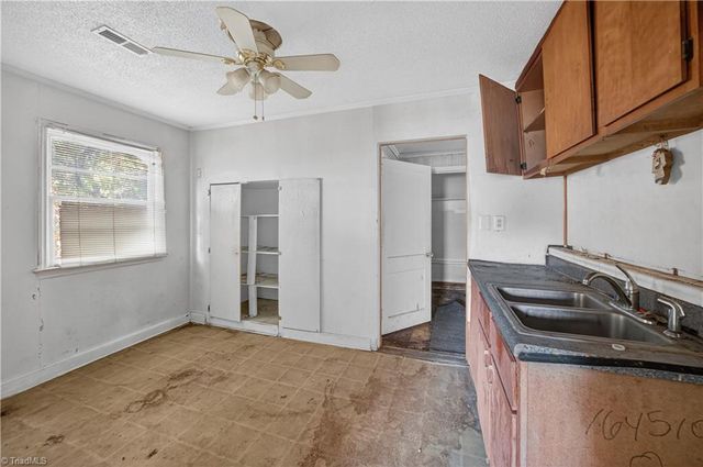 1213 Lolly Lane, Greensboro, NC 27405