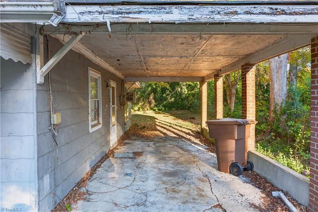 1213 Lolly Lane, Greensboro, NC 27405