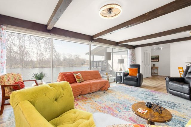 21792 County Road 10, Elkhart, IN 46514