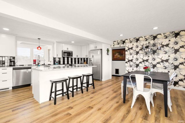 21792 County Road 10, Elkhart, IN 46514