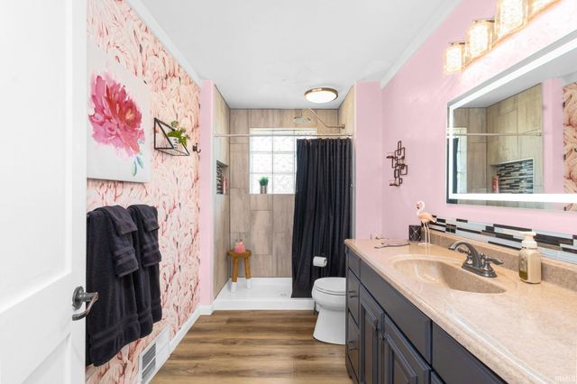 21792 County Road 10, Elkhart, IN 46514