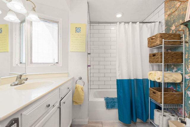 21792 County Road 10, Elkhart, IN 46514