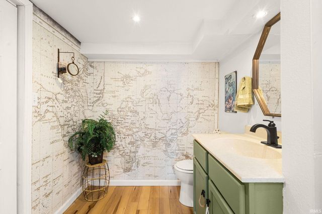 21792 County Road 10, Elkhart, IN 46514