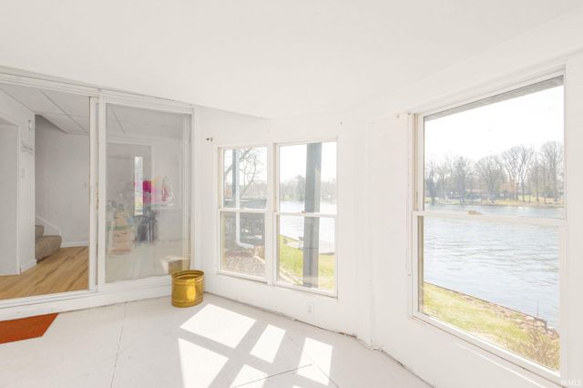 21792 County Road 10, Elkhart, IN 46514