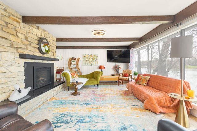 21792 County Road 10, Elkhart, IN 46514