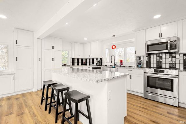 21792 County Road 10, Elkhart, IN 46514