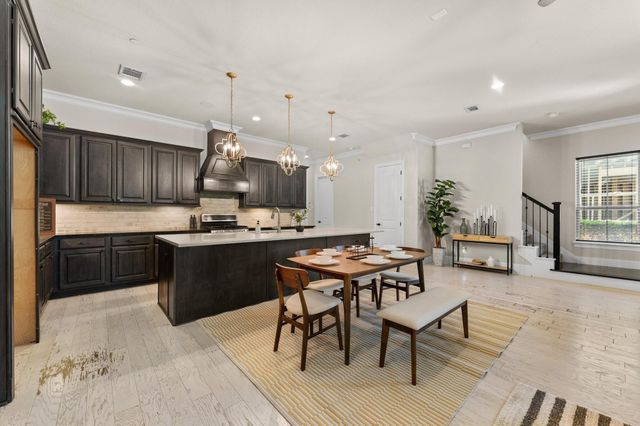 118 Stadium Drive, Sugar Land, TX 77498