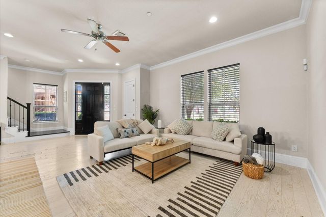 118 Stadium Drive, Sugar Land, TX 77498