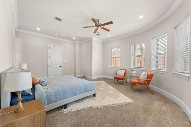 118 Stadium Drive, Sugar Land, TX 77498